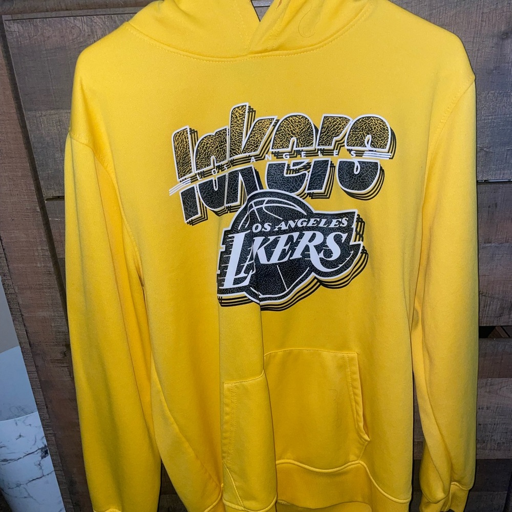 Yellow, lakers sweater, NBA brand, Size Large mens